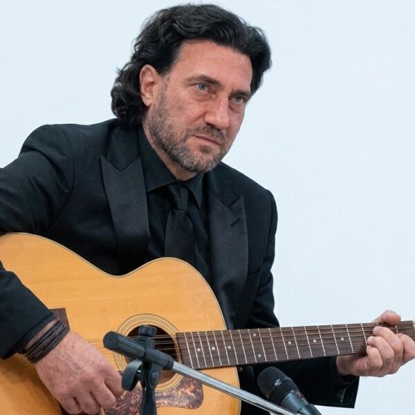 Overcardano presenta l’album “Tutto formalmente corretto”